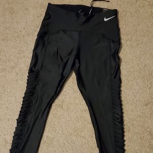 Nike Speed Tight Fit Leggings